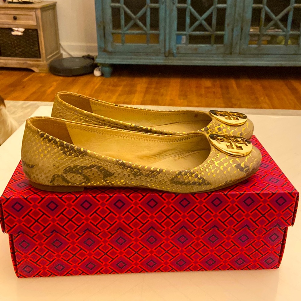 Tony Burch Gold snake scale womans mini ballet slipper